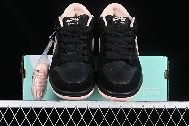 All categories Nk SB Dunk series Nk SB Dunk Low low-top sneakers K version Nk SB Dunk Low black and pink color SB dunk series low-top casual sports skateboard shoes BQ6817-003